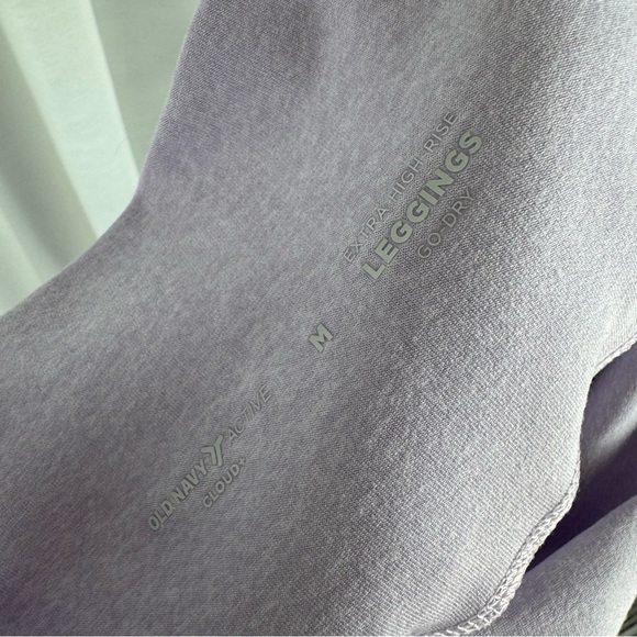 NWT Old Navy Cloud+ Leggings - Picture 7 of 7